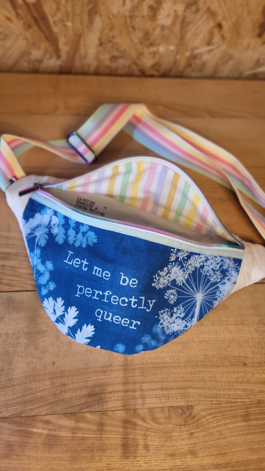 Sac banane 🌈 "Queer" 🌈 half cyanotype 💙