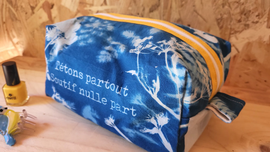 Trousse dodue "Tétons" cyanotypée 💙