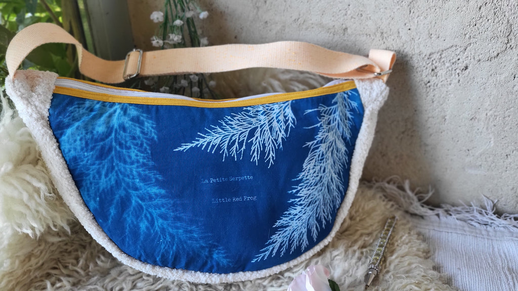 Sac demi-lune ✌️"Mon petit doigt"✌️ full cyanotype 💙