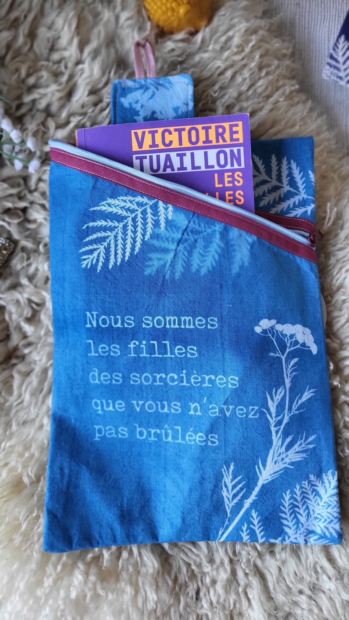 Pochette à livre 🧙‍♀️"Sorcières"🧹 cyanotypée 💙