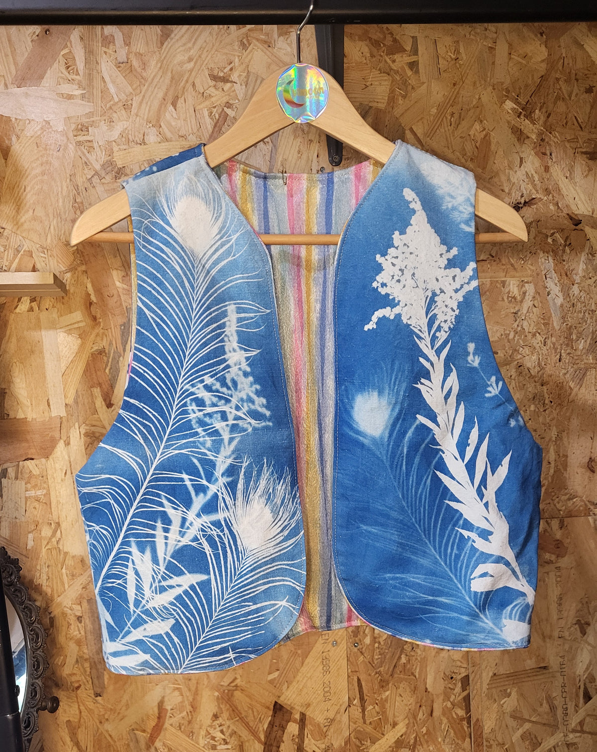 Gilet de bergère 🌈"Queer"🌈 cyanotypé 💙