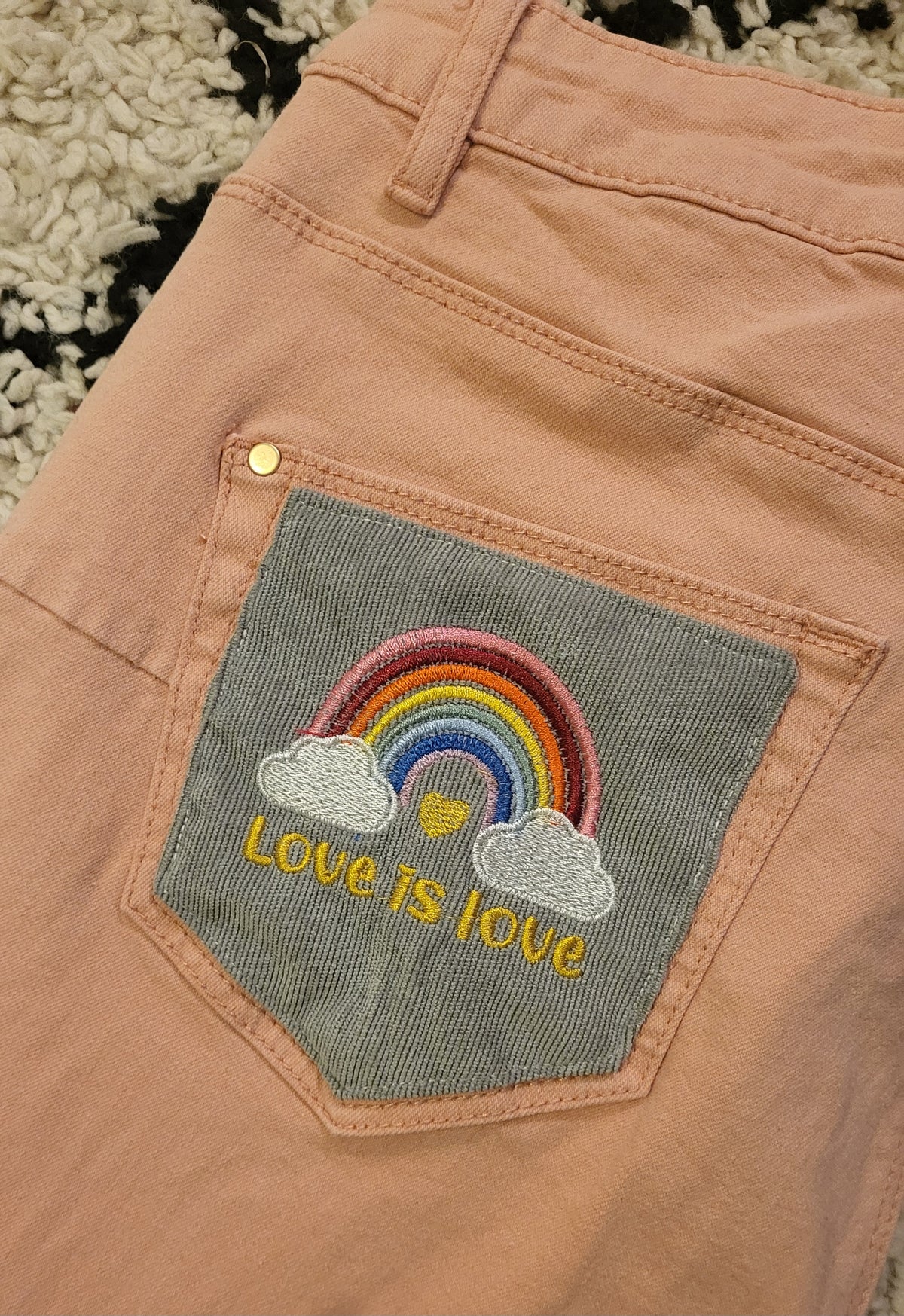 Pantalon "Love is Love" ❤️🧡💛💚💙