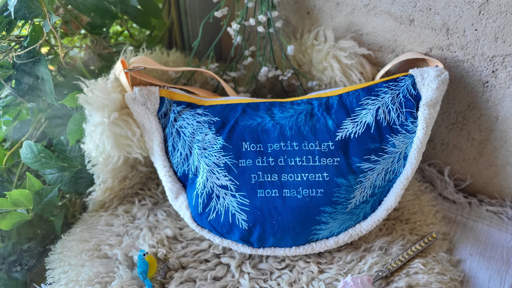Sac demi-lune ✌️"Mon petit doigt"✌️ full cyanotype 💙