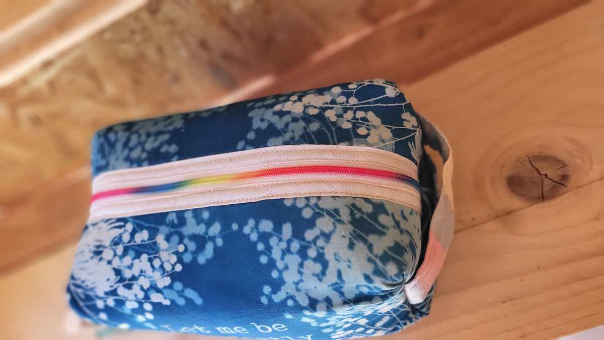 Trousse dodue 🌈"Queer"🌈 cyanotypée 💙